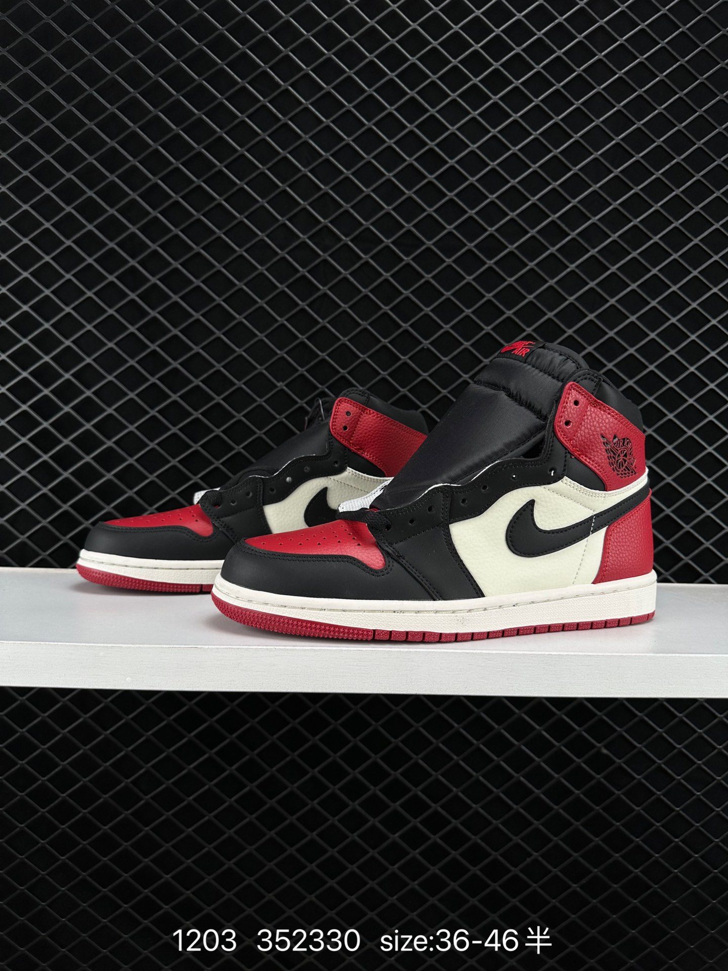 Nike Air Jordan 1 Retro High OG”Black/White“